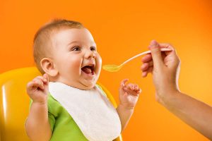 Feeding baby solids
